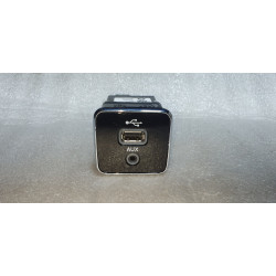 5XG28TRMAA Jeep Cherokee AUX Charger USB Port 2017-2021
