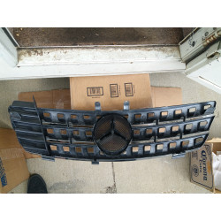 1648880141 Mercedes-Benz ML Chrome Grille 2006-2009