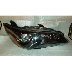 81110-06C70 Toyota Camry Right Black Headlight 2015-2016