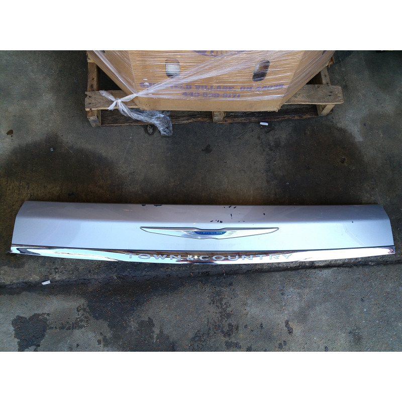 1SP16TRMAE Chrysler Town & Country Rear Trunk Chrome Panel 2011-2017