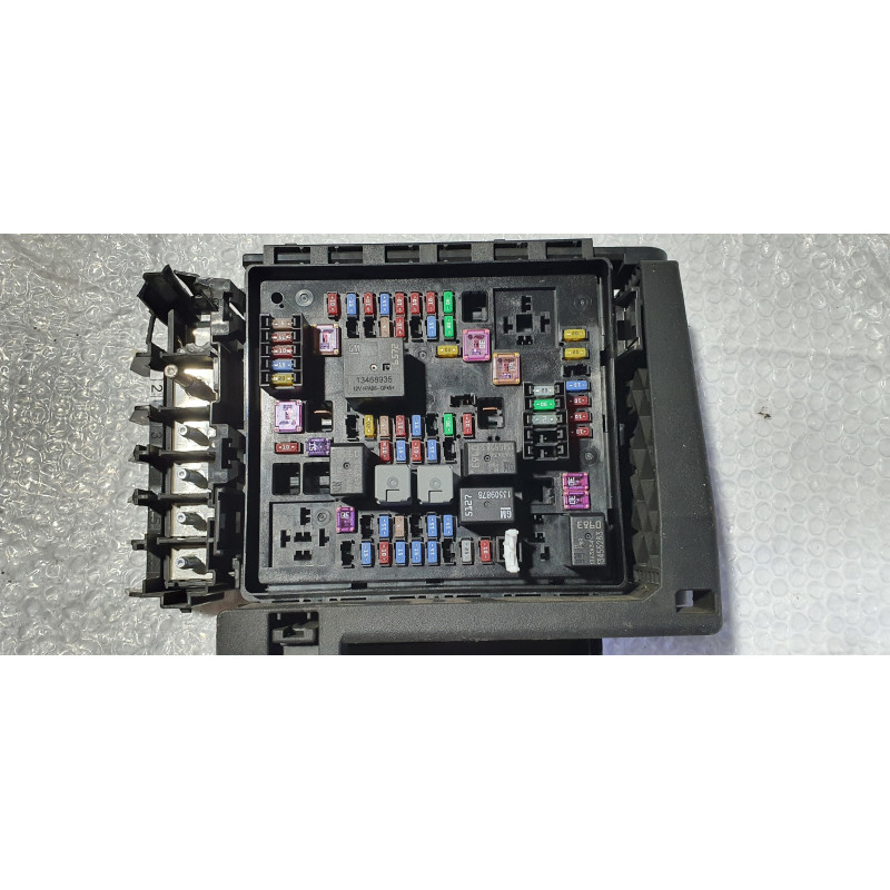 86806142 Chevrolet Camaro Fuse Relay Distribution Junction Box Block