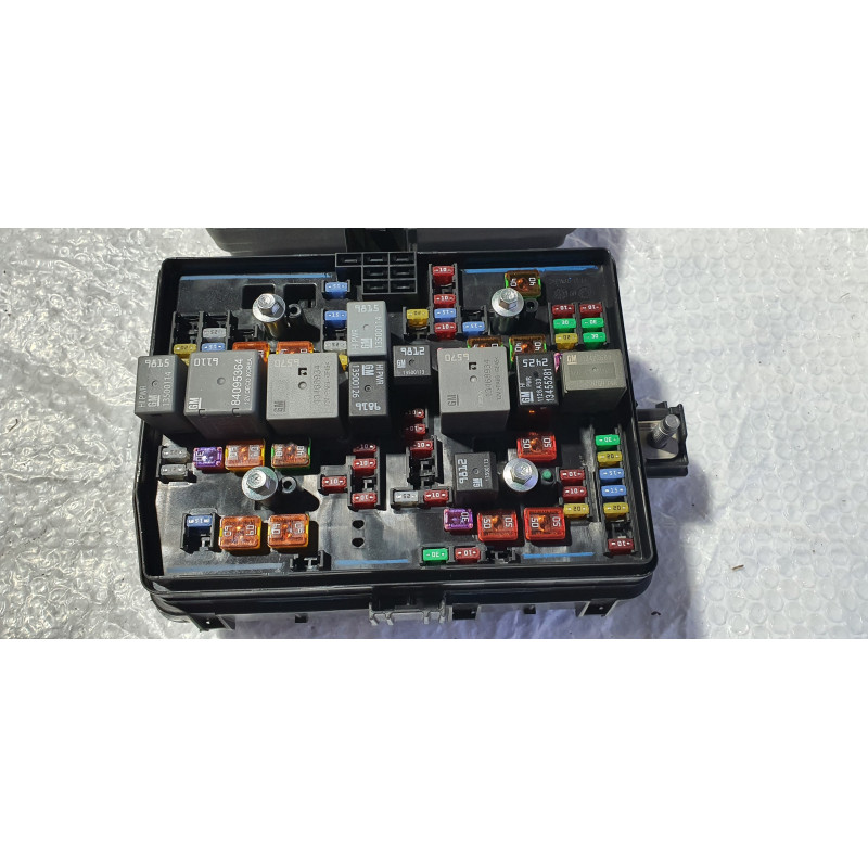 86774333 GMC Sierra Fuse Relay Distribution Junction Box 2020-2023 85114017