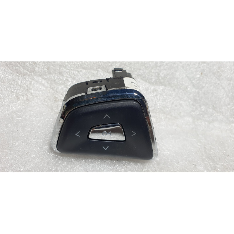 DP5T-9E740-A Lincoln MKC Steering Wheel Left Control Switch 2015-2019