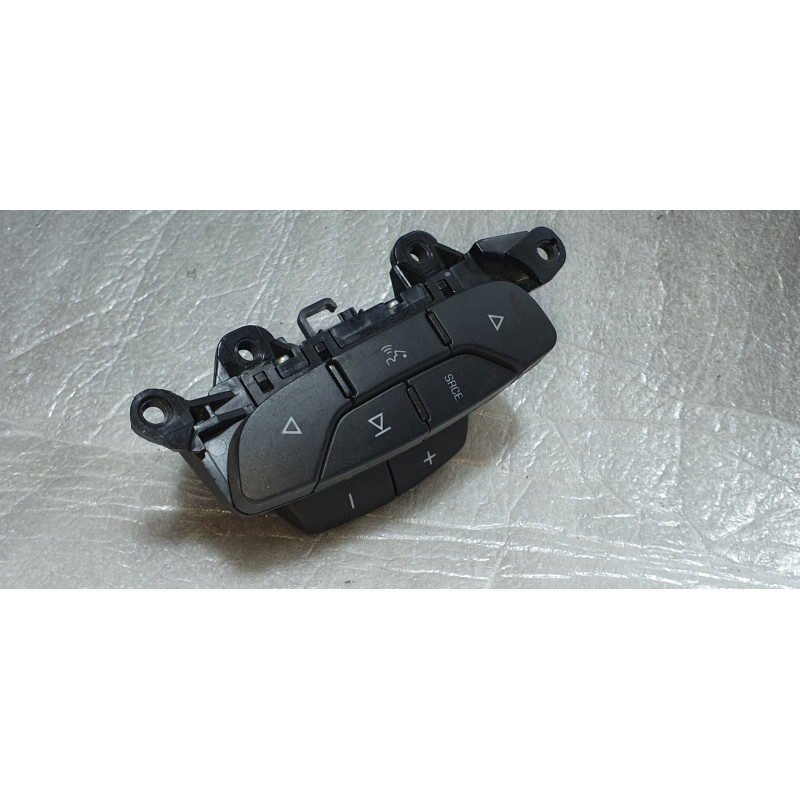21992516 Chevrolet Equinox Steering Wheel Radio Control Switch 2006-2012