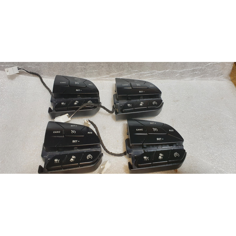 68378975AA Jeep Cherokee Steering Wheel Cruise Speed Control Switch