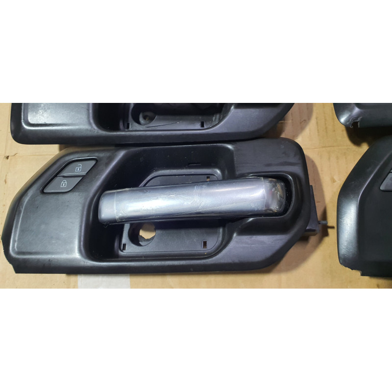 Chevrolet Silverado Right Front Door Interior Handle 2019-2023 | GMC Sierra