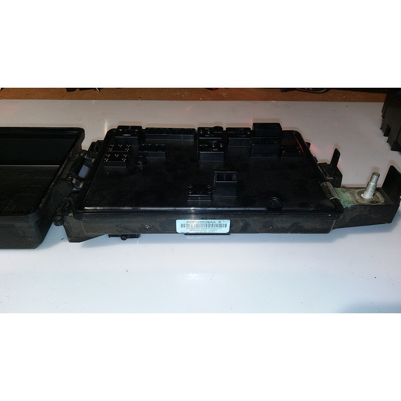 68105528AA Dodge Challenger Fuse Box 2012