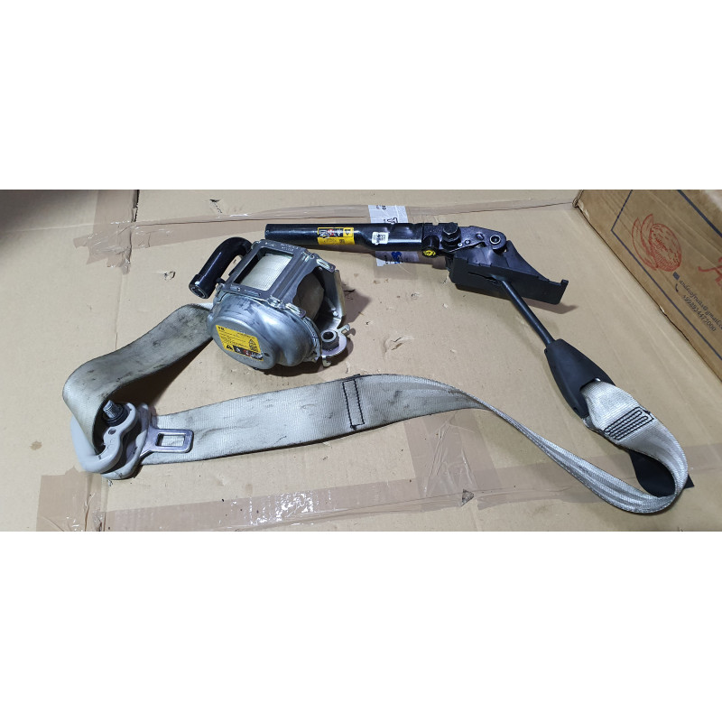 86884-6RR5B Nissan Right Front Seat Tongue Pretension Belt (Light Gray)