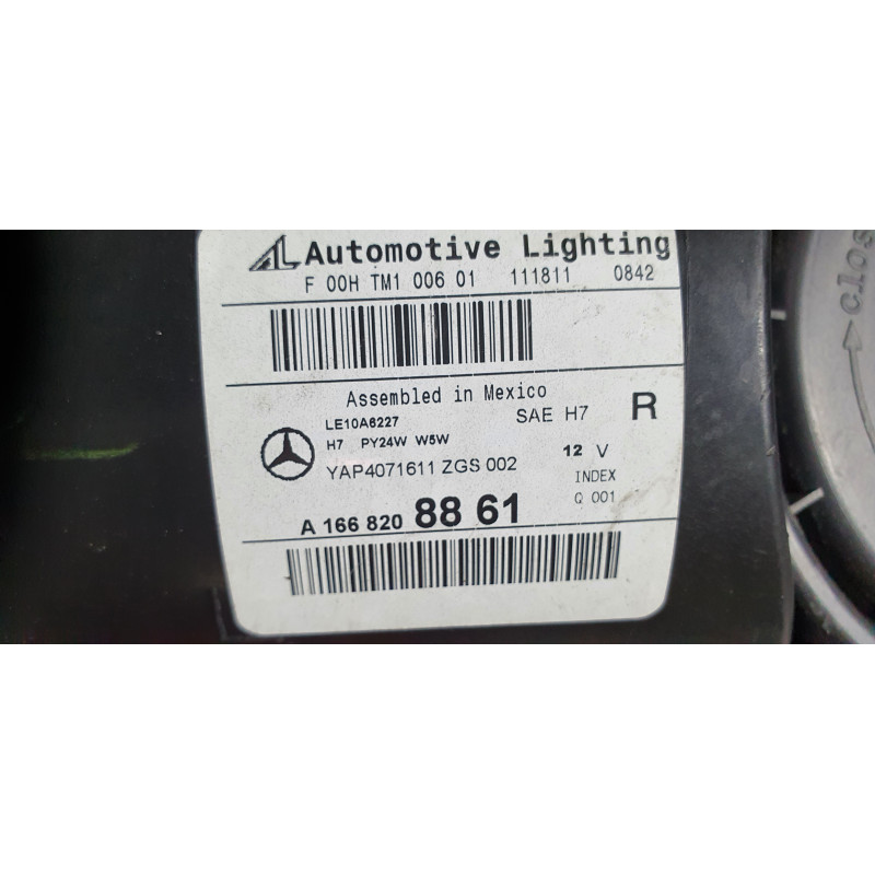 A1668208861 Mercedes-Benz ML Class Right Halogen Headlight 2012-2015
