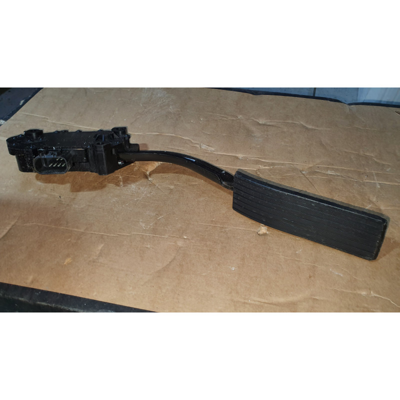 22698673 Saturn Vue Accelerator Gas Pedal 2002-2003