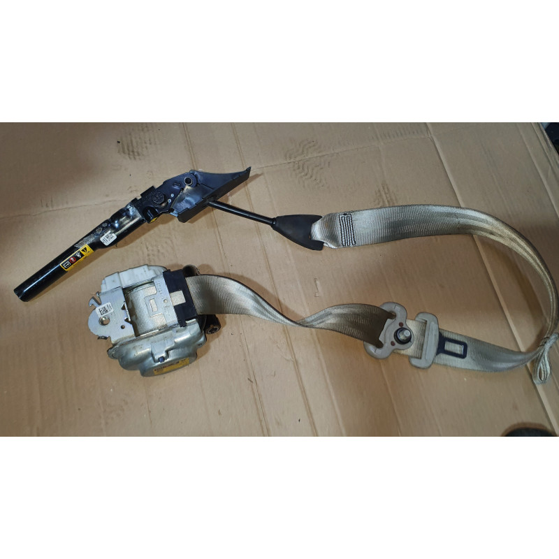 86884-6RR5B Nissan Front Right Seat Tongue Pretension Belt (Light Gray)