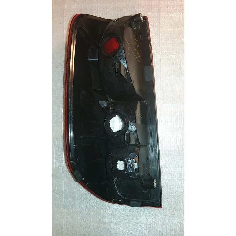 26550-EA825 Nissan Frontier Right Tail Lamp 2005-2014
