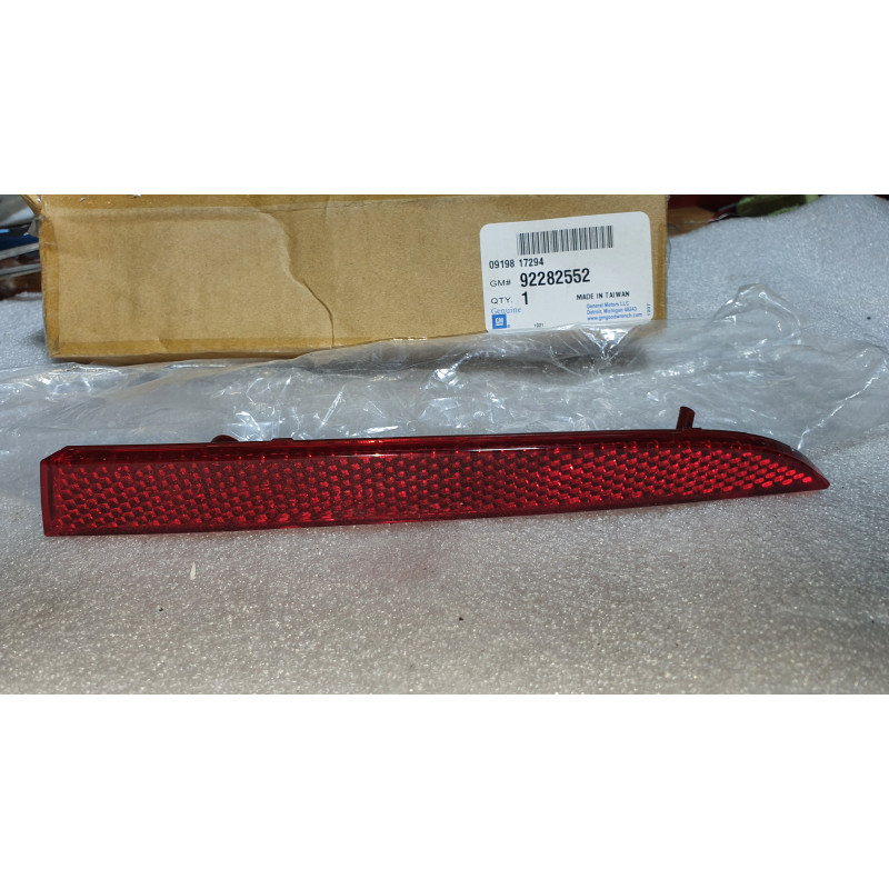 92282552 Chevrolet Camaro Right Rear Bumper Reflector Marker 2008-2024