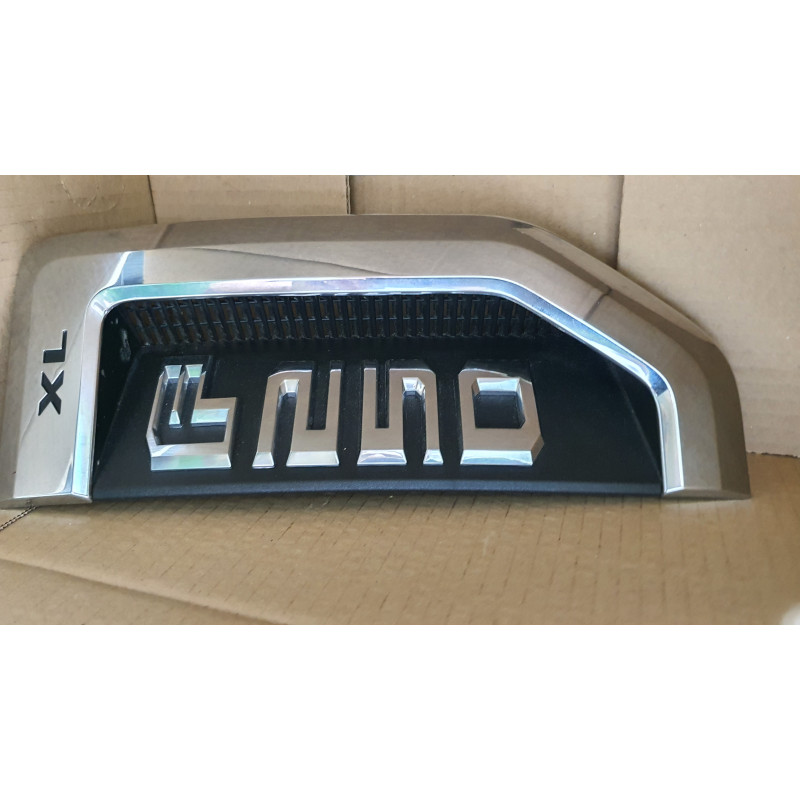 HC3B-25000A72-AFW Ford F-250 Super Duty Right Fender Chrome Vent Badge