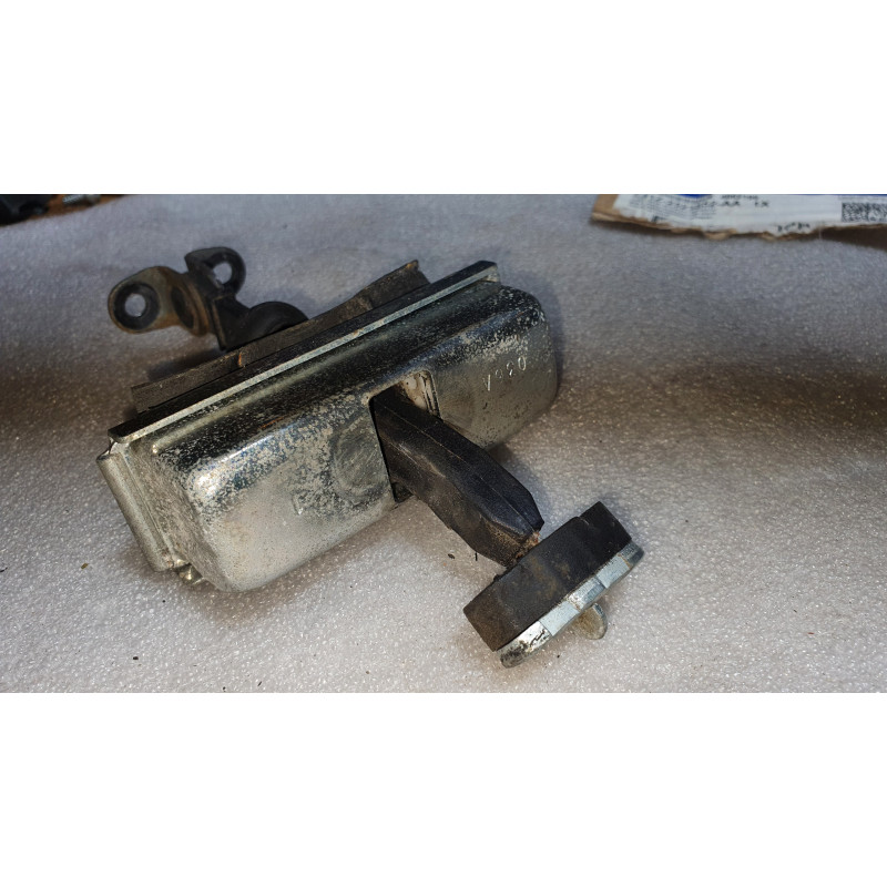 F81Z-2523552-AA Ford F-250 Front Door Check Retainer Left Or Right