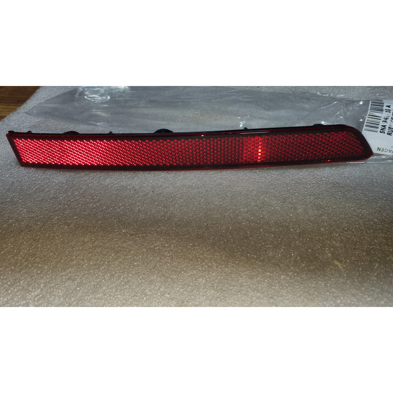 5NA945105A Volkswagen Tiguan Rear Bumper Left Inner Reflector 2018-2024