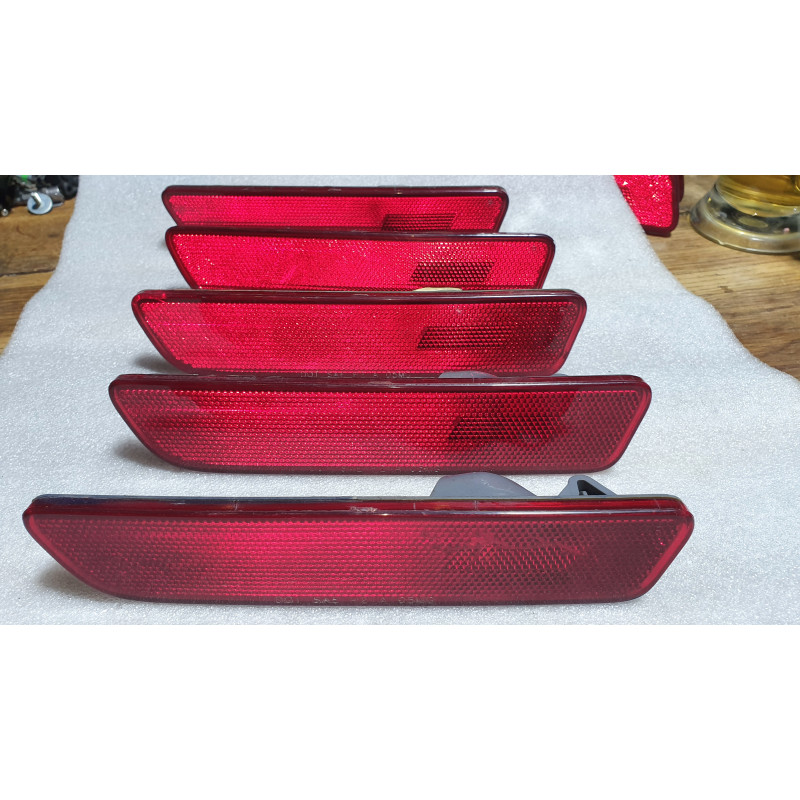 5R33-15A456-AA Ford Mustang Rear Bumper Reflector Marker Lamp Right