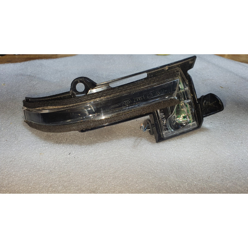 DP53-13B382-AA Lincoln MKZ Left Mirror Turn Signal LED Indicator Lamp