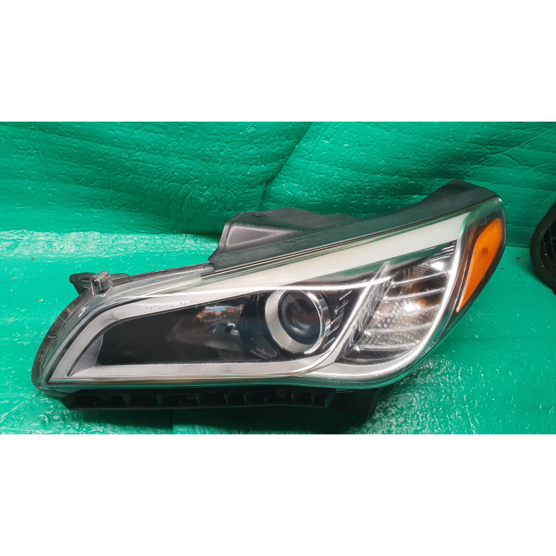 92101-C2000 Hyundai Sonata Left LED Halogen Headlight 2015-2017