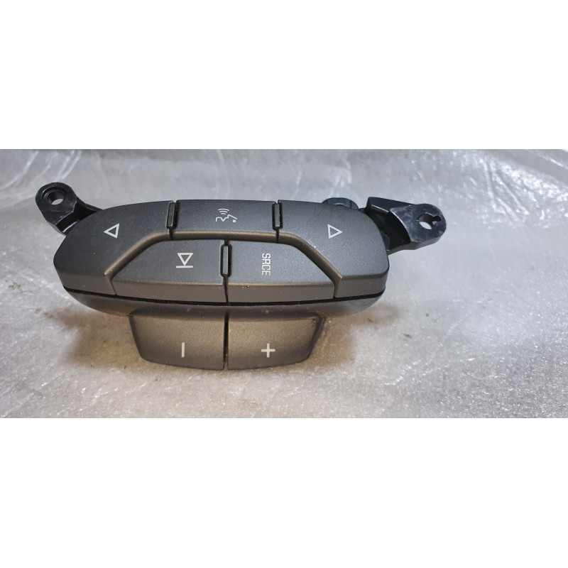 15298936 Cadillac DTS Steering Wheel Audio Control Switch 2006-2011