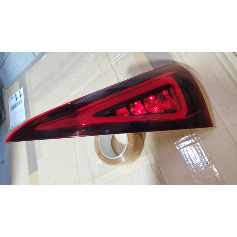 A1679060107 Mercedes-Benz GLE Right LED Inner Tail Lamp 2019-2023