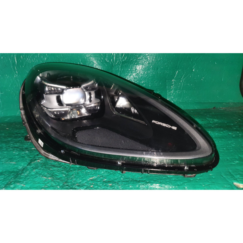 95B941010AR Porsche Macan Right LED Headlight 2019-2021