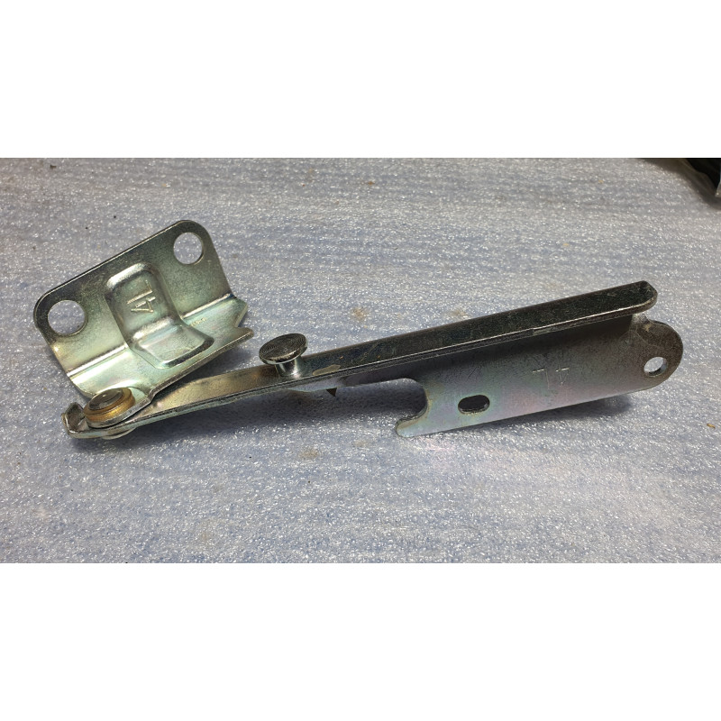 BR33-16801-A Ford Mustang Left Hood Hinge 2005-2014