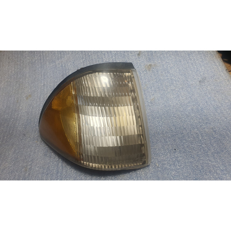 E7ZB-15A428-AC Ford Mustang Right Corner Turn Signal Lamp 1987-1993