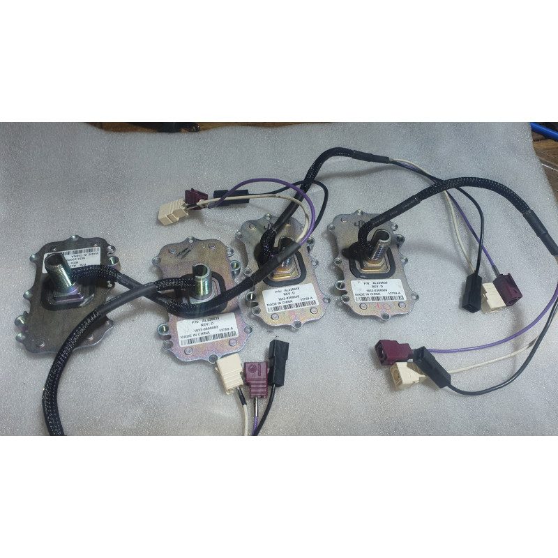 AL225635 John Deere Roof GPS Radio Antenna Amplifier
