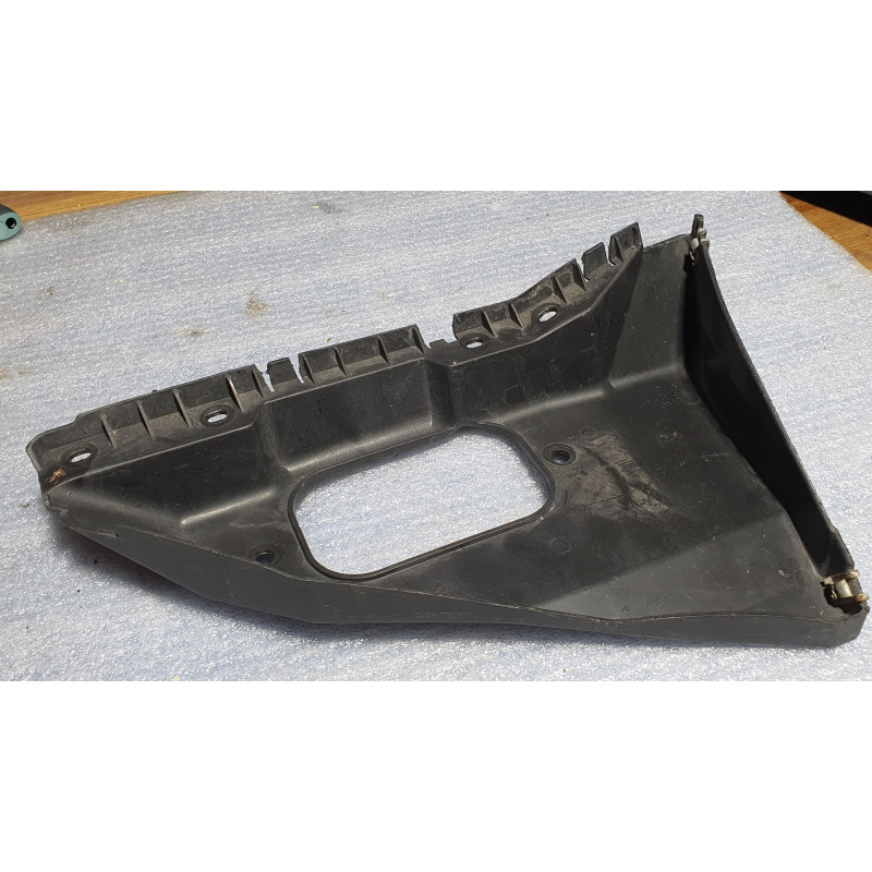 7R33-17E850-AA Ford Mustang Right Rear Bumper Mount Bracket 2005-2009
