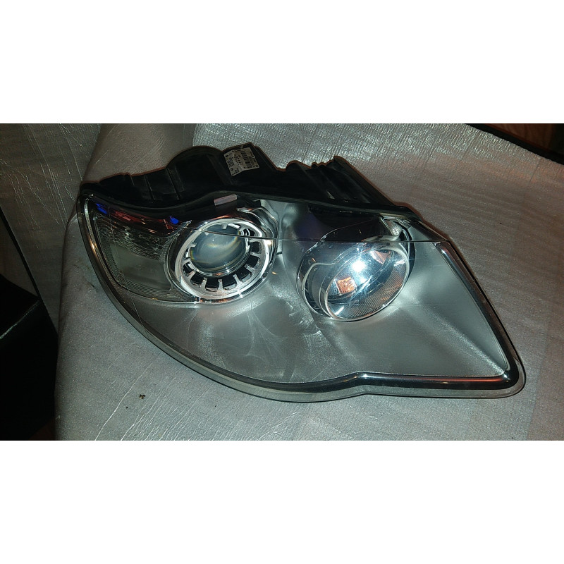 7L6941032 Volkswagen Touareg Right Halogen Headlight 2007-2010