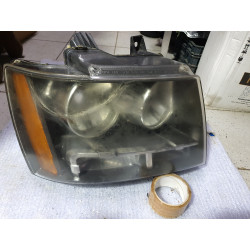 15950808 Chevrolet Tahoe Right Headlight 2007-2014 20760579