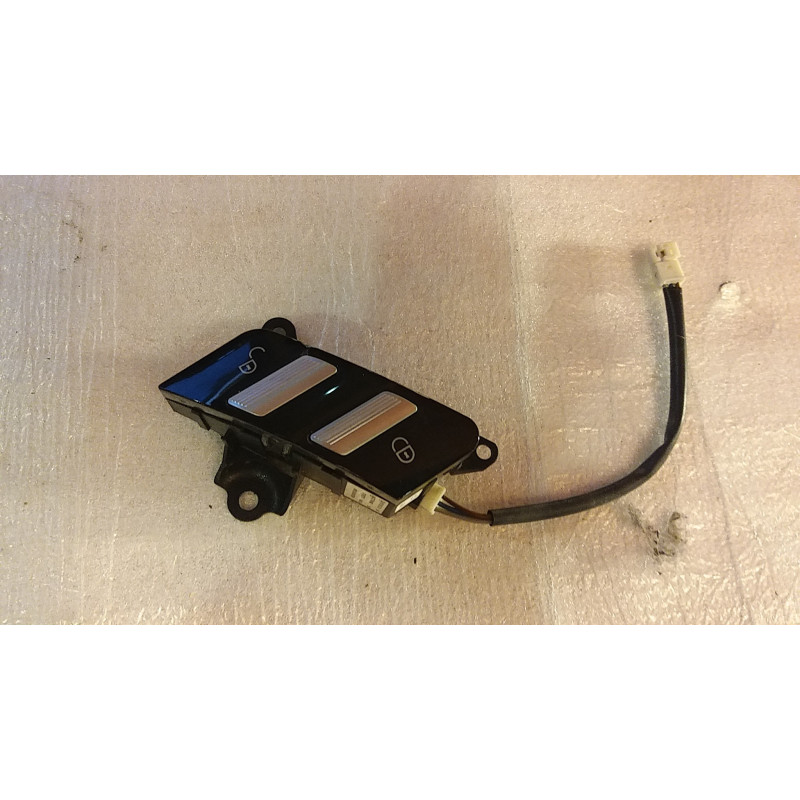 2218213051 Mercedes-Benz S-Class Left Front Door Lock Switch 2007-2012