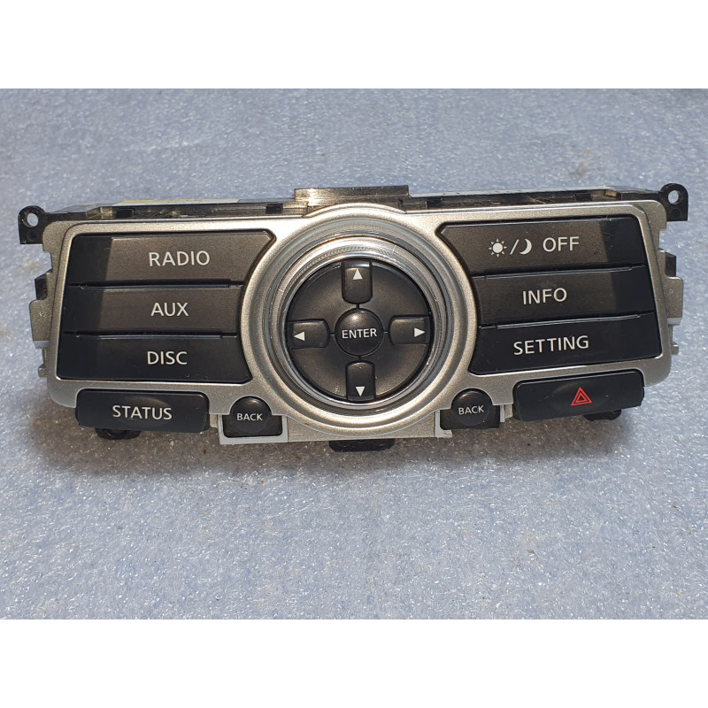28395-JK60B Infiniti G35 Radio Audio Information Multimedia Control Panel