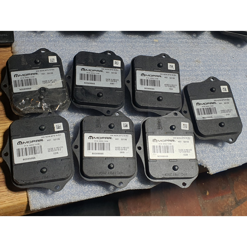 90089565 Jeep Grand Cherokee Right Headlight Non AFS Control Module