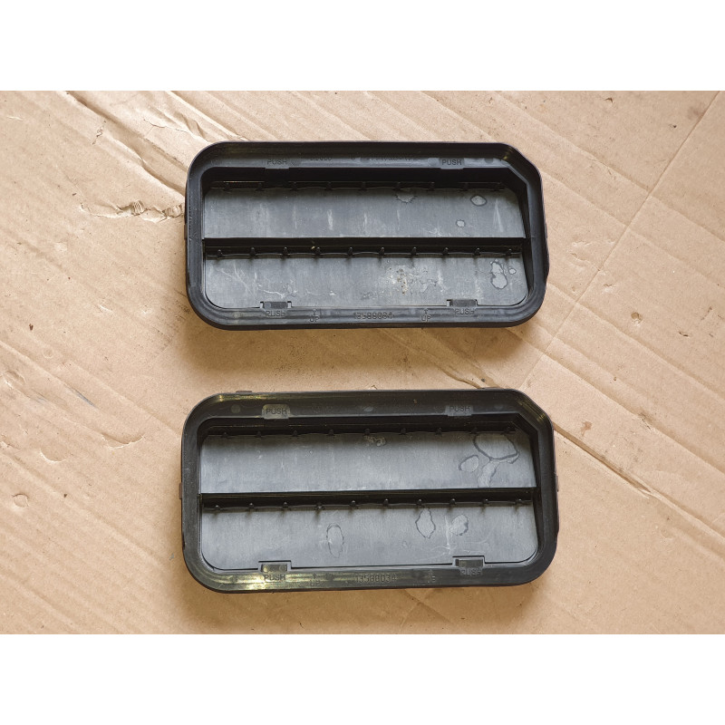 13588034 Cadillac Escalade Quarter Air Vent Grill 2015-2025