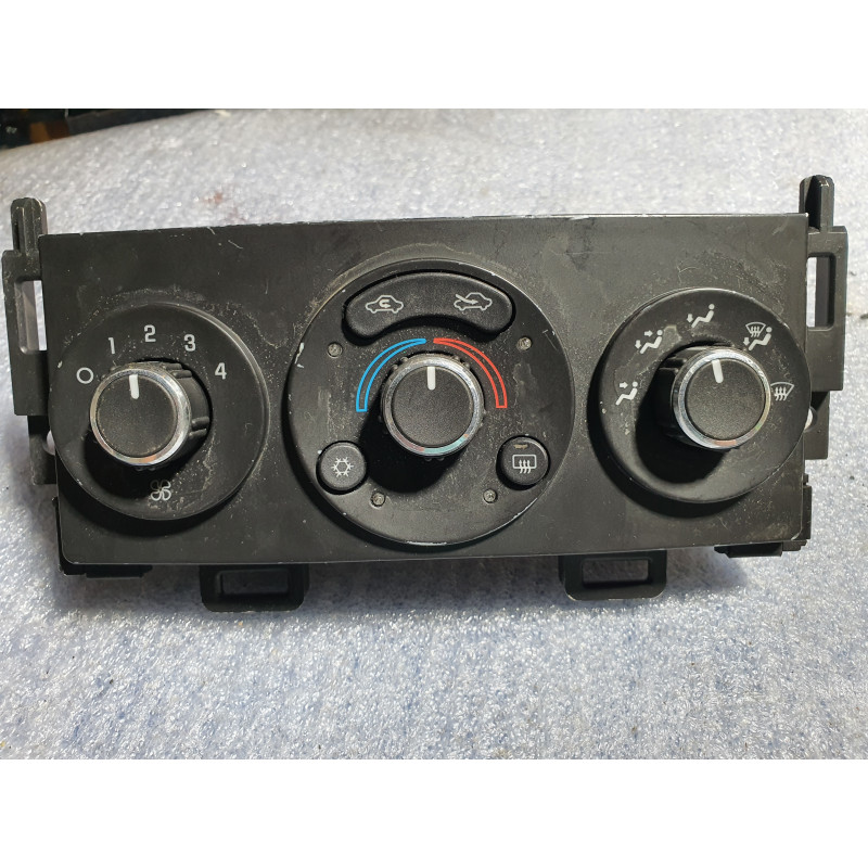 28014589 Chevrolet Malibu AC Heater Climate Control Switch 2004-2008