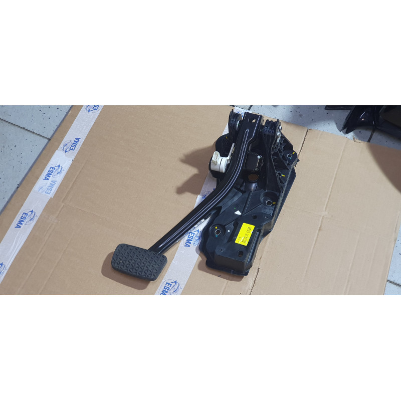 87861353 Cadillac Lyriq Brake Pedal 2023-2025 13597423