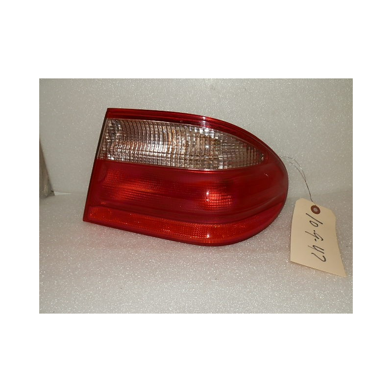 2108203664 Mercedes-Benz E-Class Right Tail Lamp 1999-2002