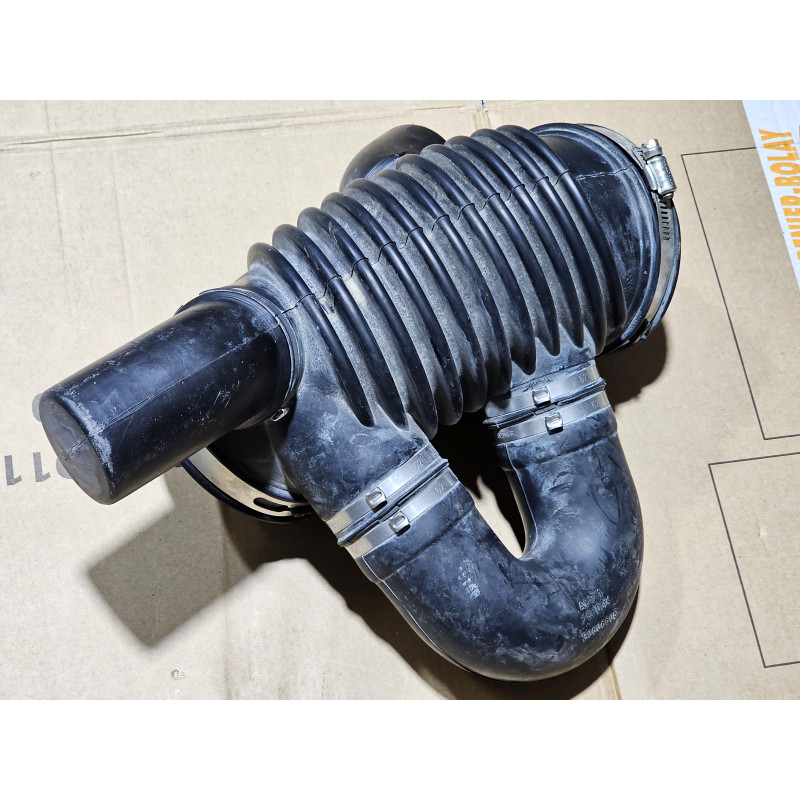 20808805 Cadillac CTS-V Air Filter Box Duct Outlet 2009-2014 15904400