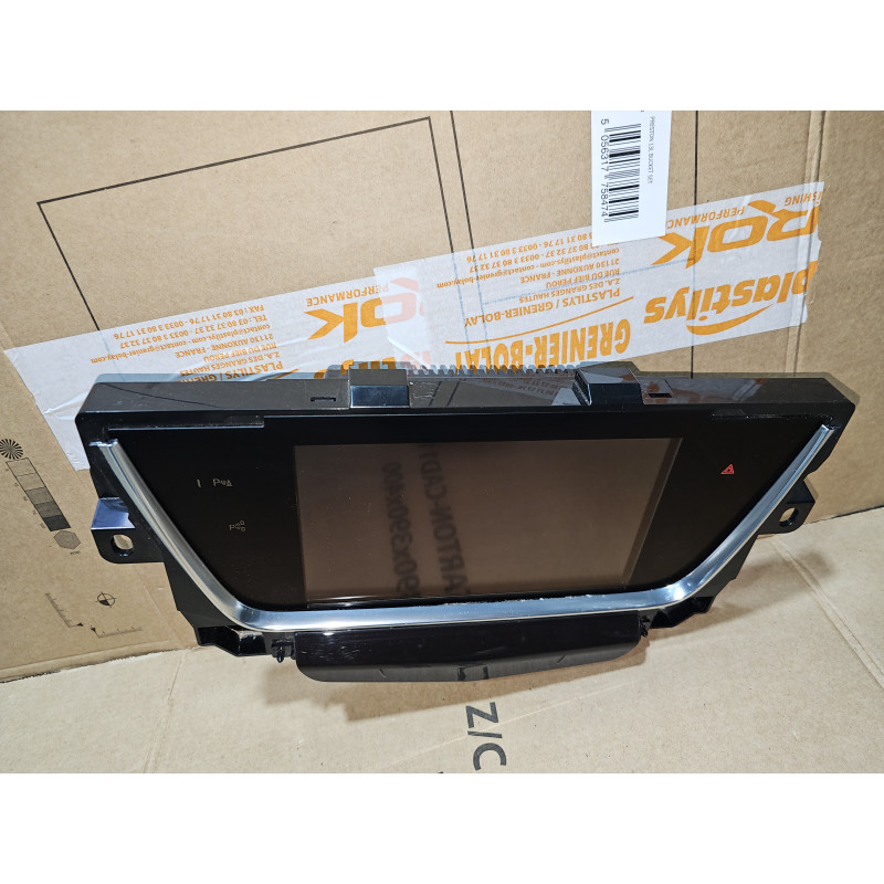 84129302 Cadillac XT5 Center Dash Radio Info Media Display Screen Monitor