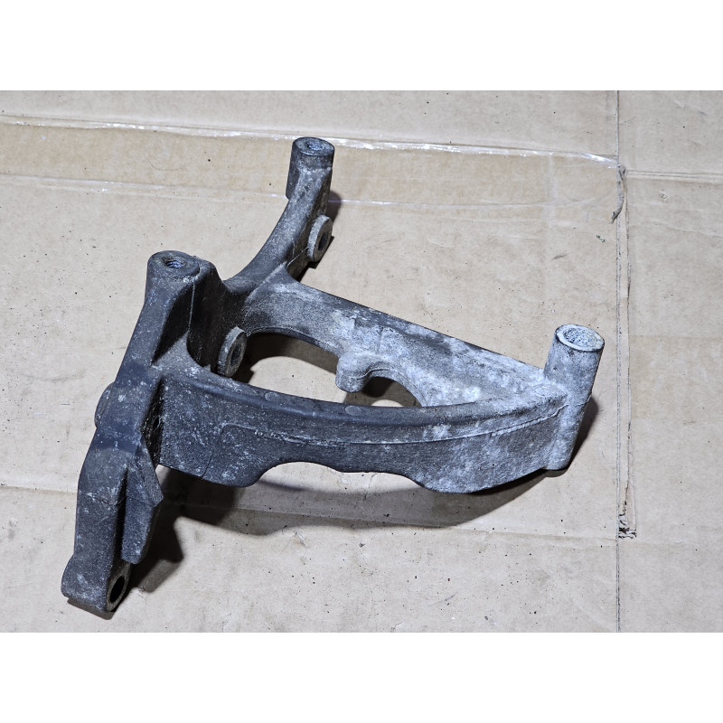 12574159 Cadillac CTS AC Pump Mount Bracket 2004-2007