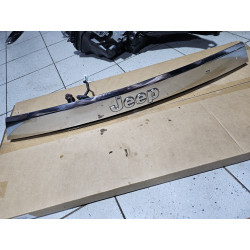 68083083AA Jeep Grand Cherokee Tailgate Chrome Panel 2011-2013 82212110