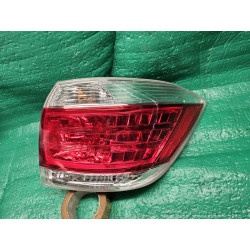 81550-0E070 Toyota Highlander Hybrid Right Tail Lamp 2011-2013