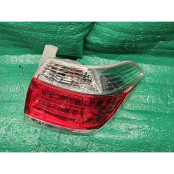 81550-0E070 Toyota Highlander Hybrid Right Tail Lamp 2011-2013