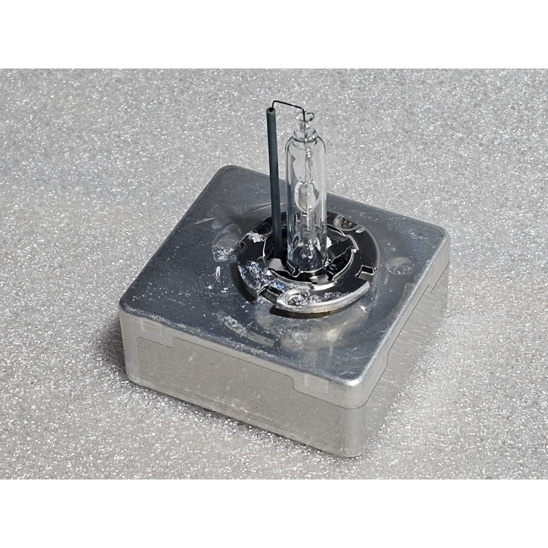 Alfa Romeo Giulia Xenon Headlight Bulb | Audi A3, Audi A4, Audi A5, GMC