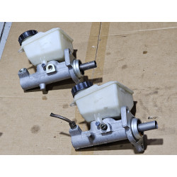 8646006 Volvo S60 Brake Master Cylinder Reservoir 2001-2007 8646008