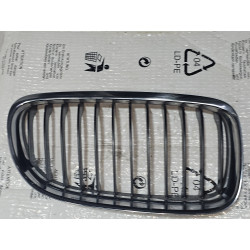 51137201968 BMW 3 Series Right Chrome Kidney Grille 2009-2012