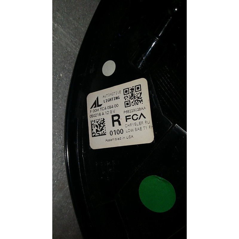 68229028AA Chrysler Pacifica Right Tail Lamp 2017-2025 68229028AD