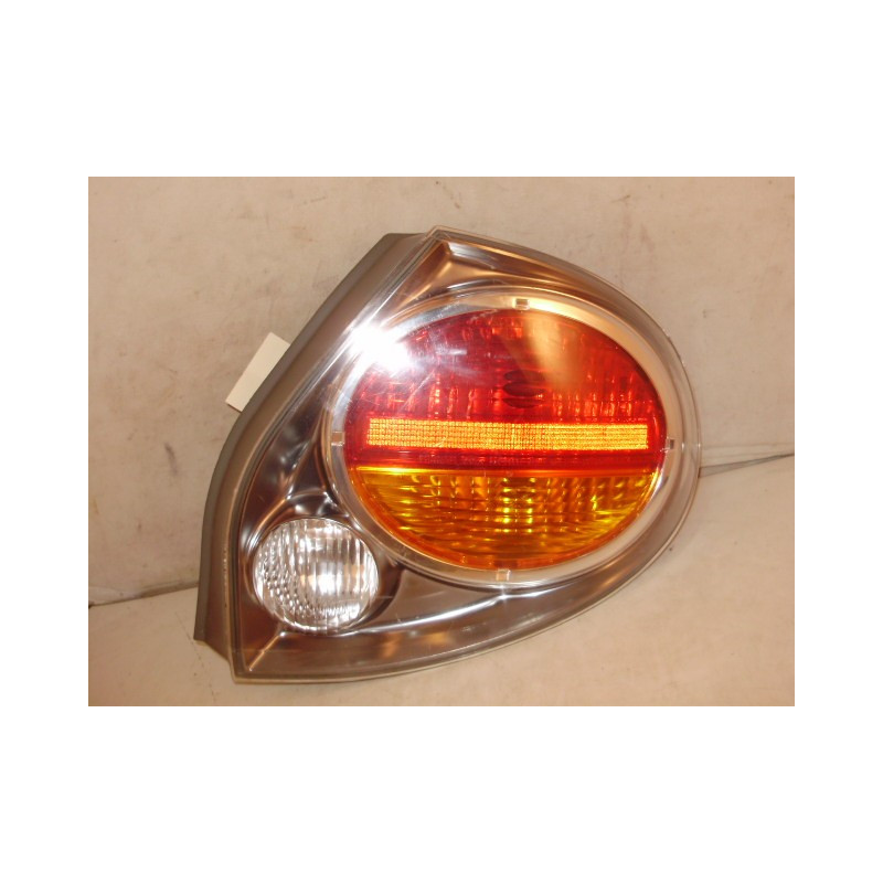Nissan Maxima Right Tail Lamp 2002-2004